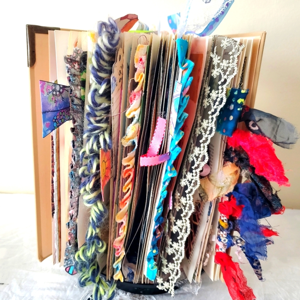 🙏 Handcrafted bird theme junk journal Huge (gatormouth)